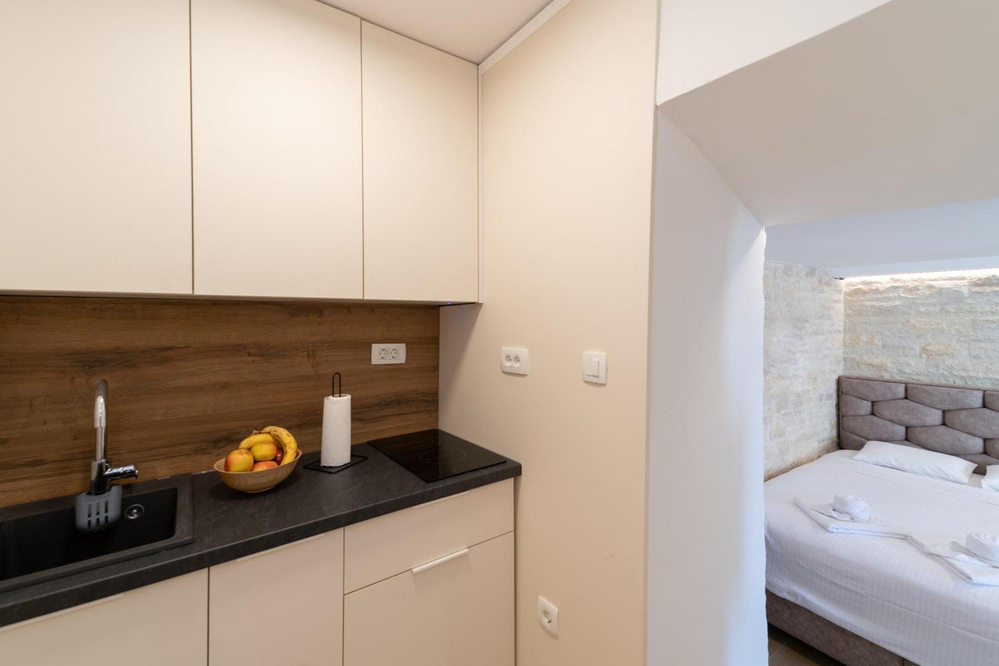 Christian Studio Apartments Умаг Экстерьер фото